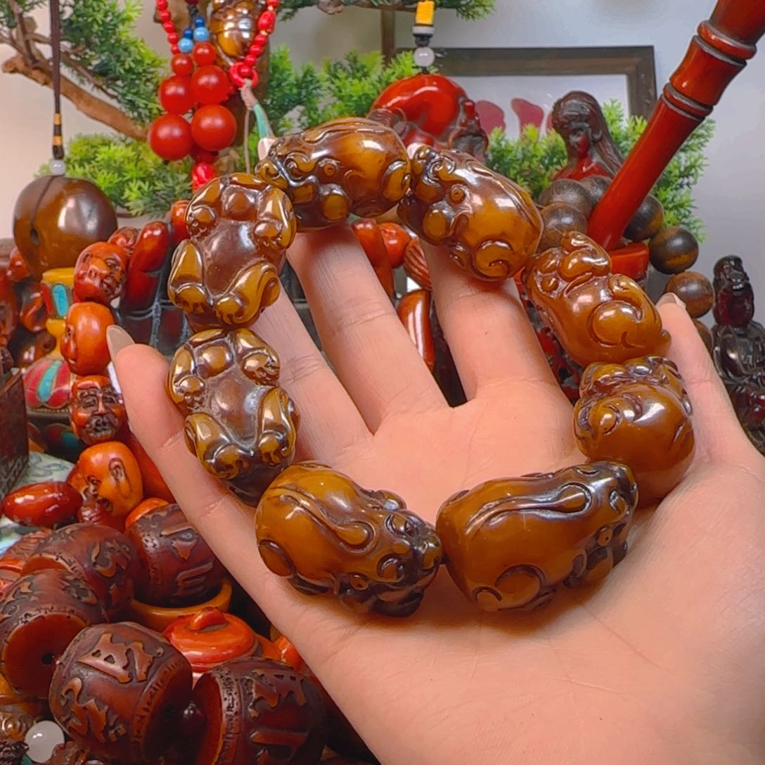 琥珀裸石未镶嵌手串