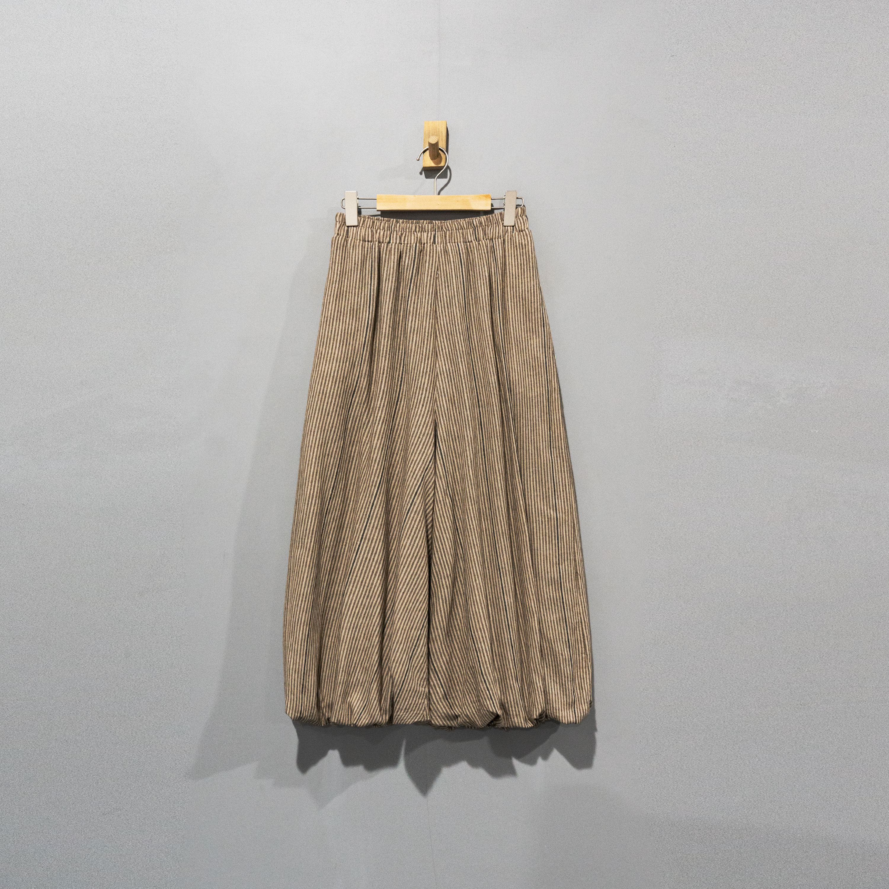 【且听风吟】0214504文艺棉麻松紧腰条纹花苞阔腿裤  裤长84臀围140