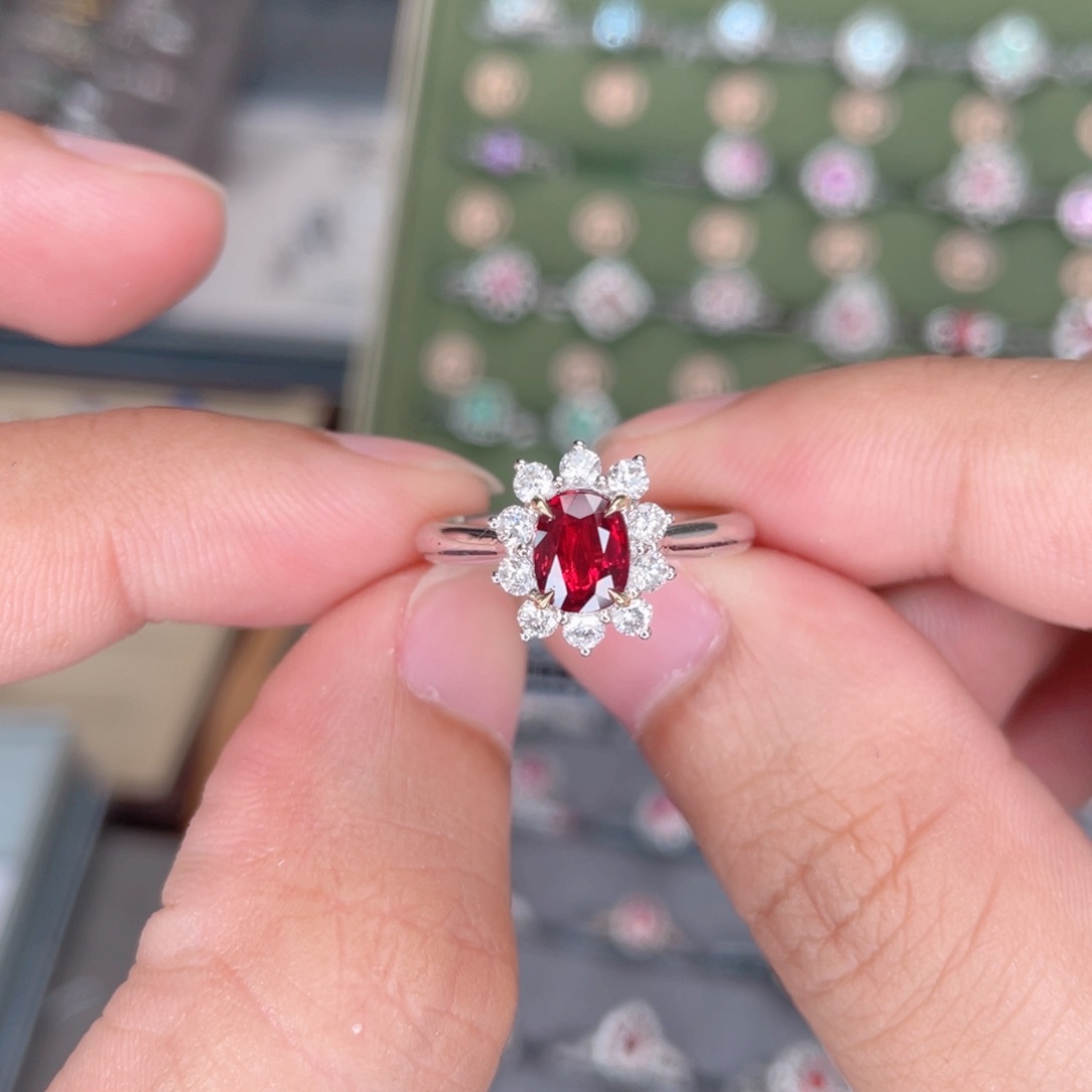 红宝石戒指18K金镶嵌1.55ct 无烧鸽血