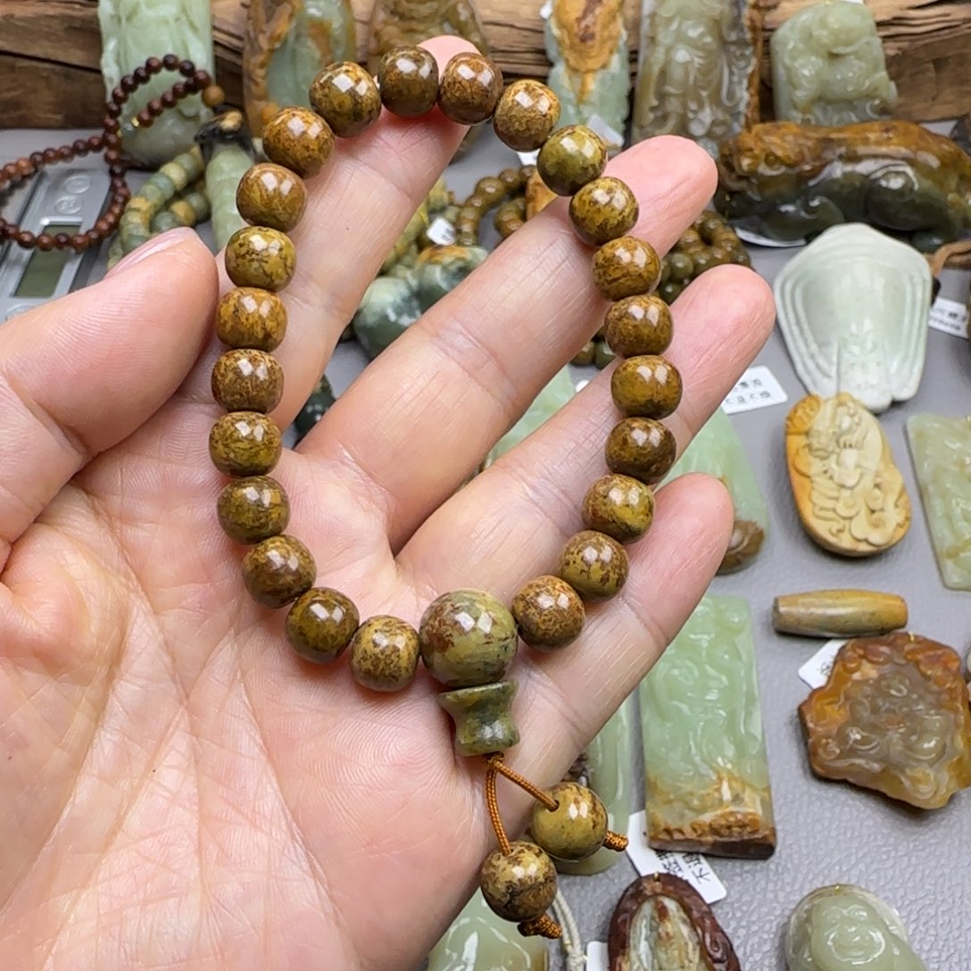 岫岩河磨玉（透闪石质玉）未镶嵌珠宝奇石