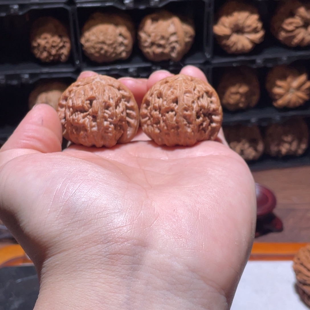 把件文玩核桃37全品球白