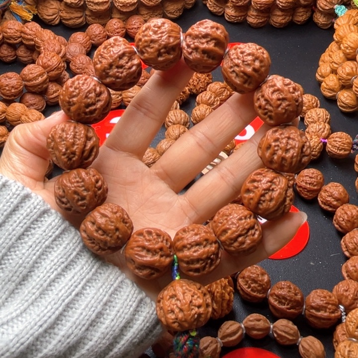 文玩核桃吊坠珊瑚粗筋八棱