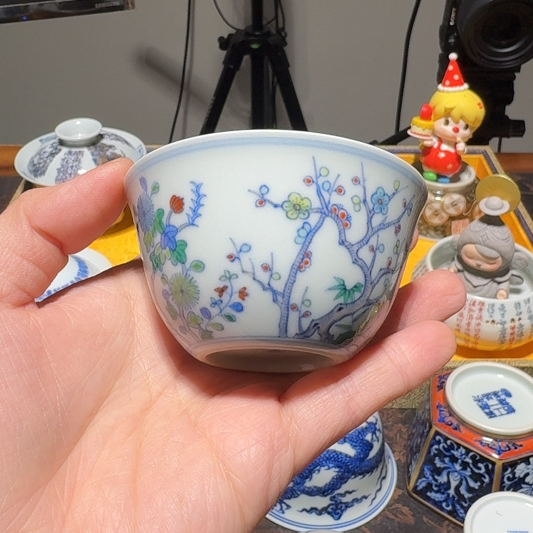 梅兰竹菊斗彩主人杯