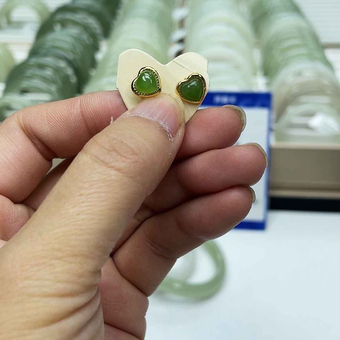 和田玉未镶嵌手镯耳钉