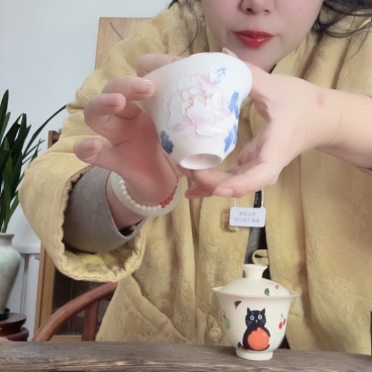 红粉芳华手绘小碗