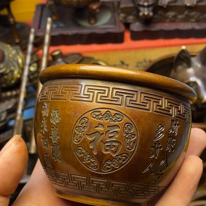 铜器摆件做工精良