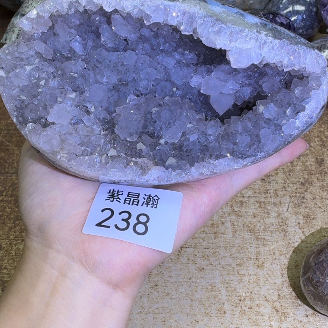 未镶嵌水晶大型摆件（非配饰）