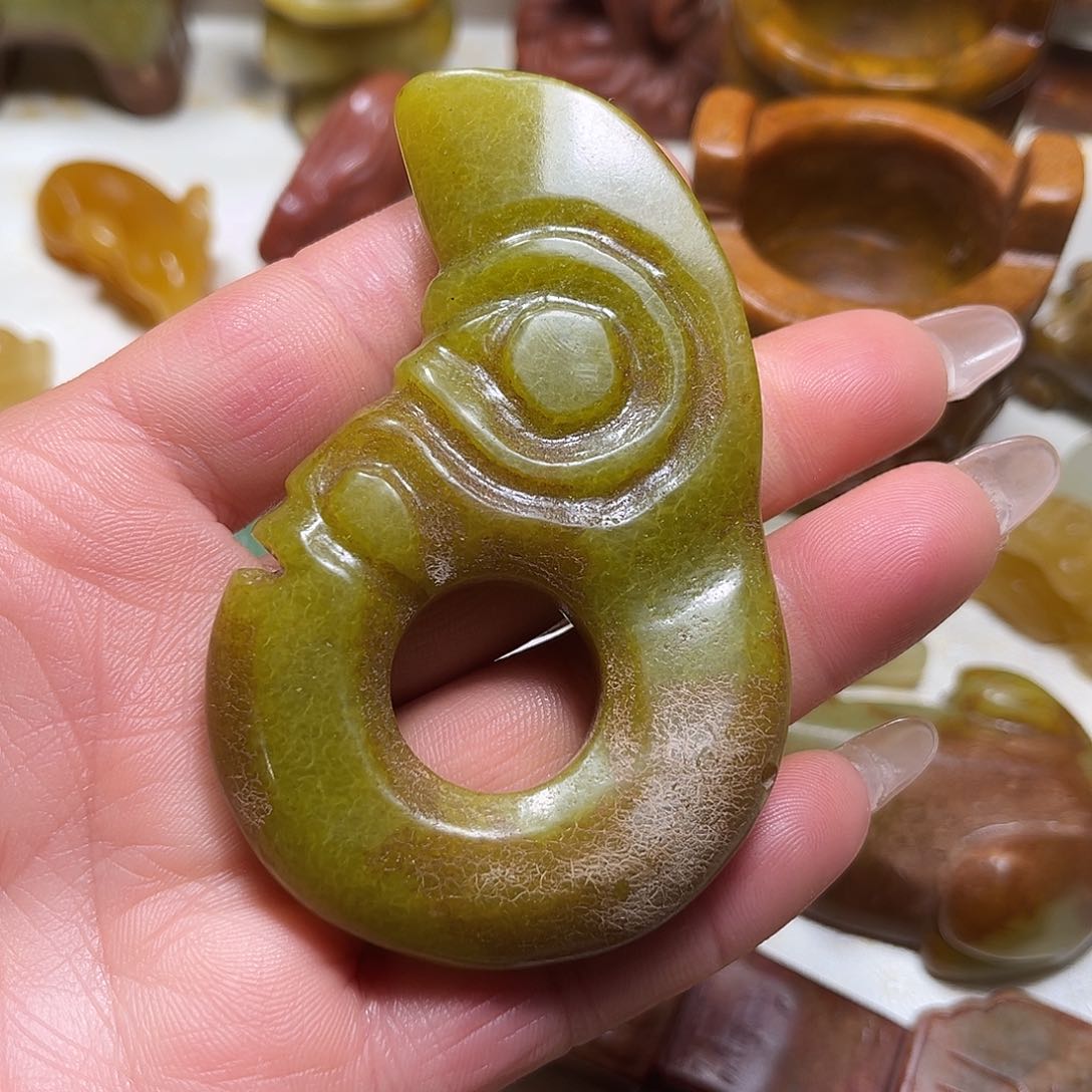 白玉菩提吊坠白玉菩提吊坠