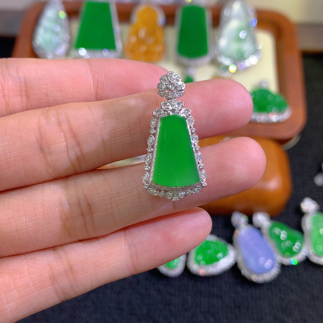 翡翠18K金镶嵌吊坠(不含链)无事牌