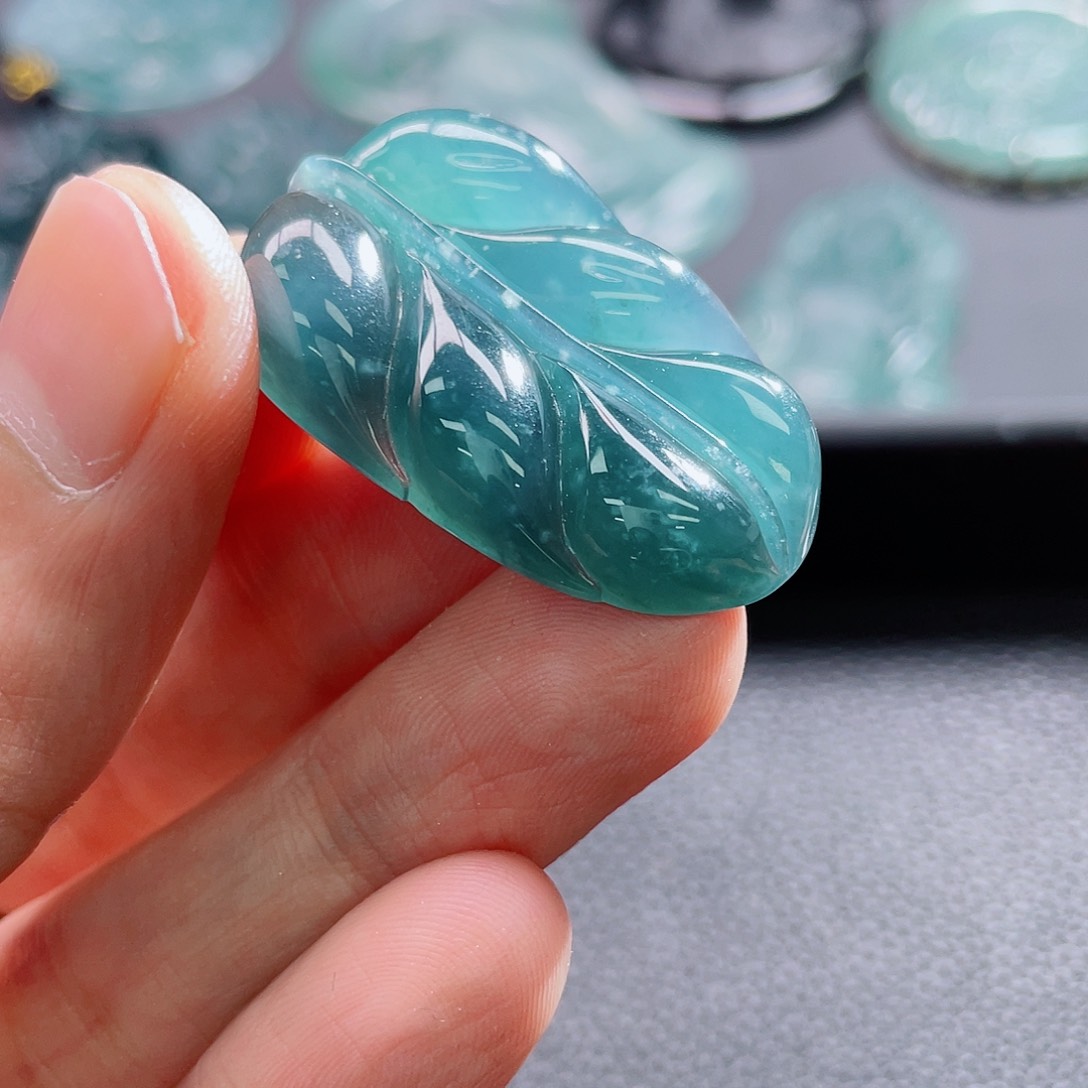 翡翠颈饰未镶嵌8888858585