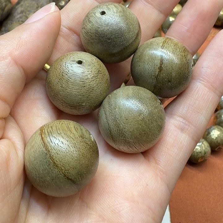 大叶紫檀（黑酸枝木类）