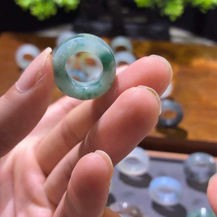 未镶嵌定制翡翠戒指