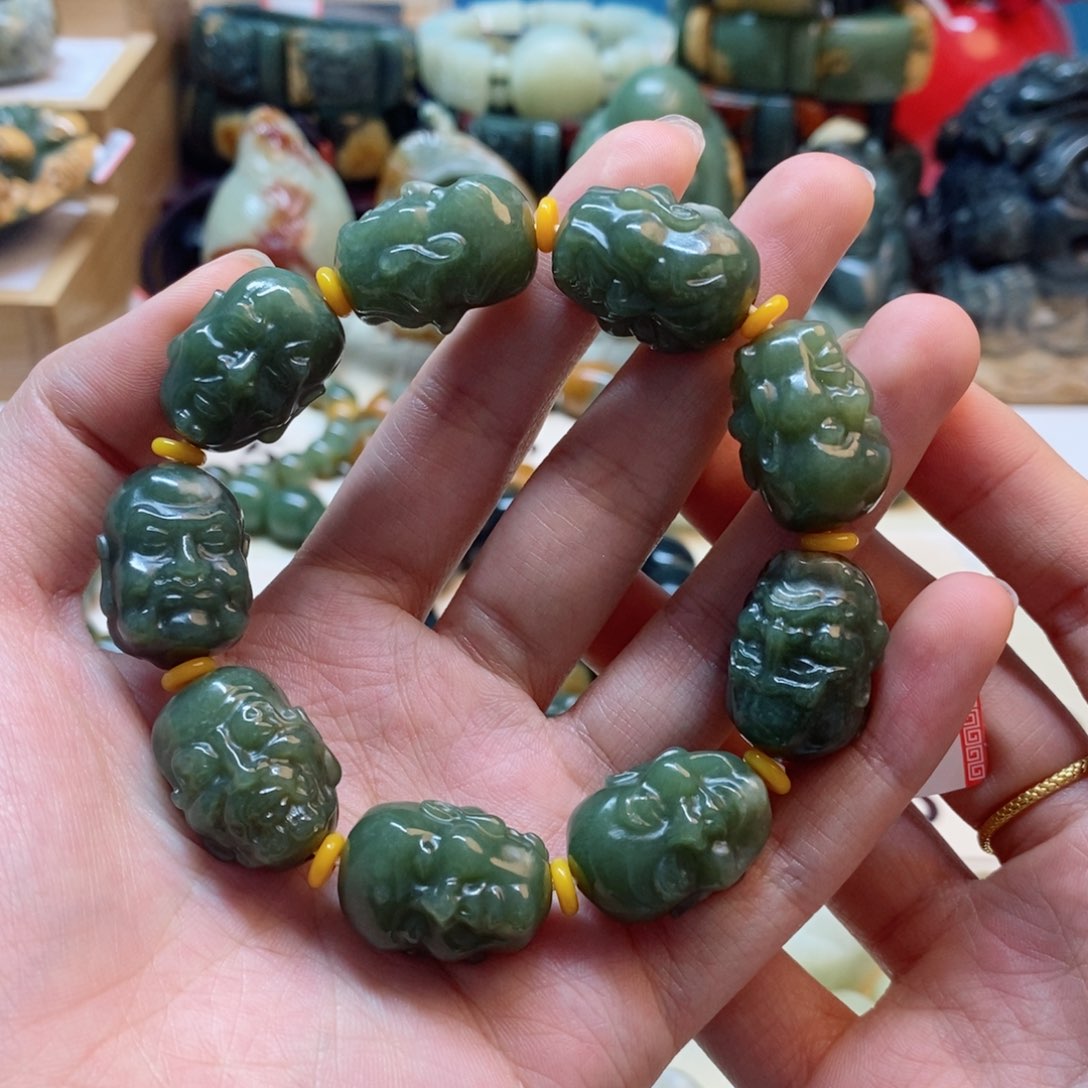 透闪石质玉手串未镶嵌