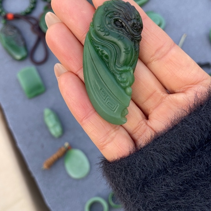 和田玉未镶嵌颈饰