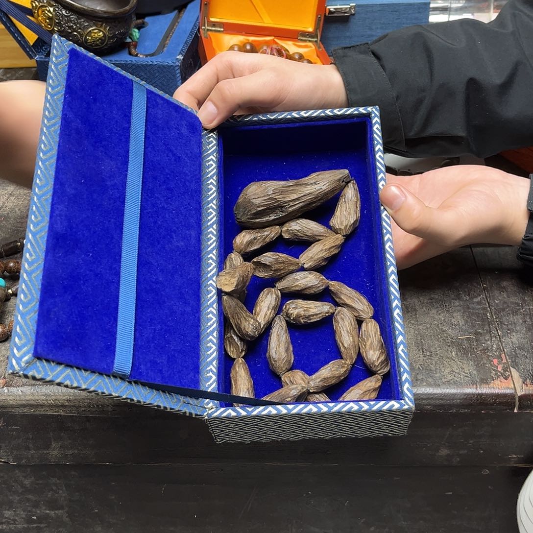 大叶紫檀（黑酸枝木类）