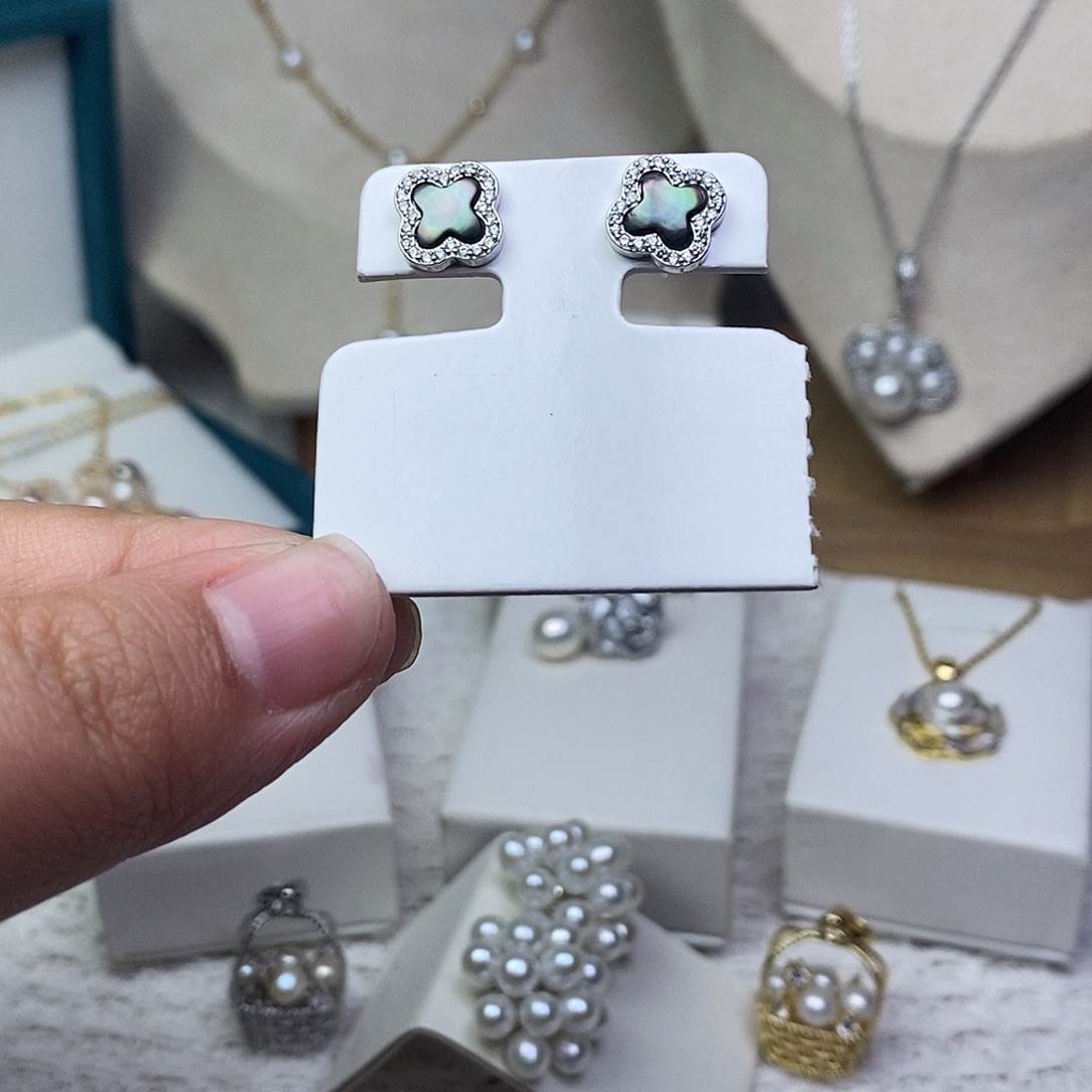 淡水珍珠银S925镶嵌耳饰