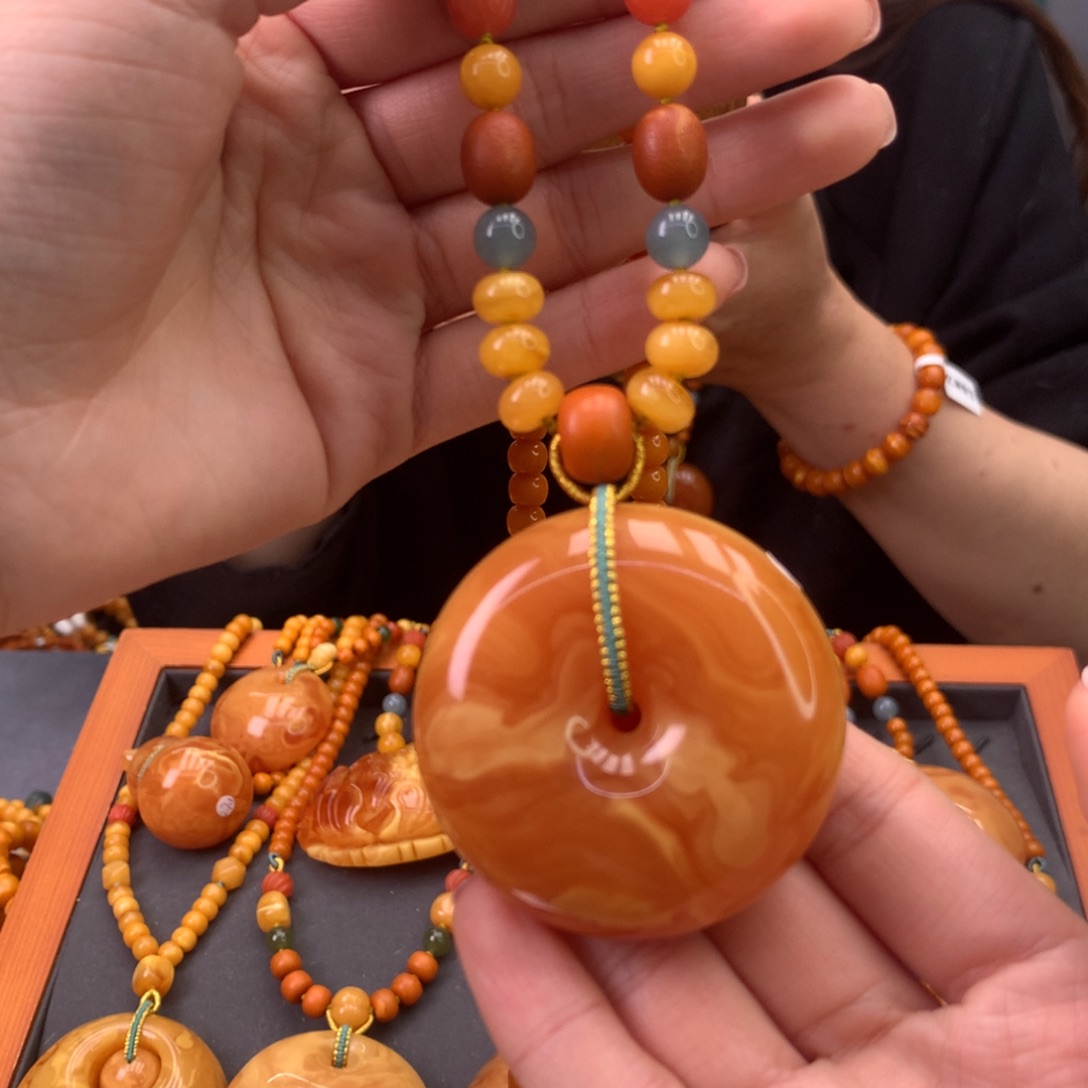 未镶嵌颈饰蜜蜡天然