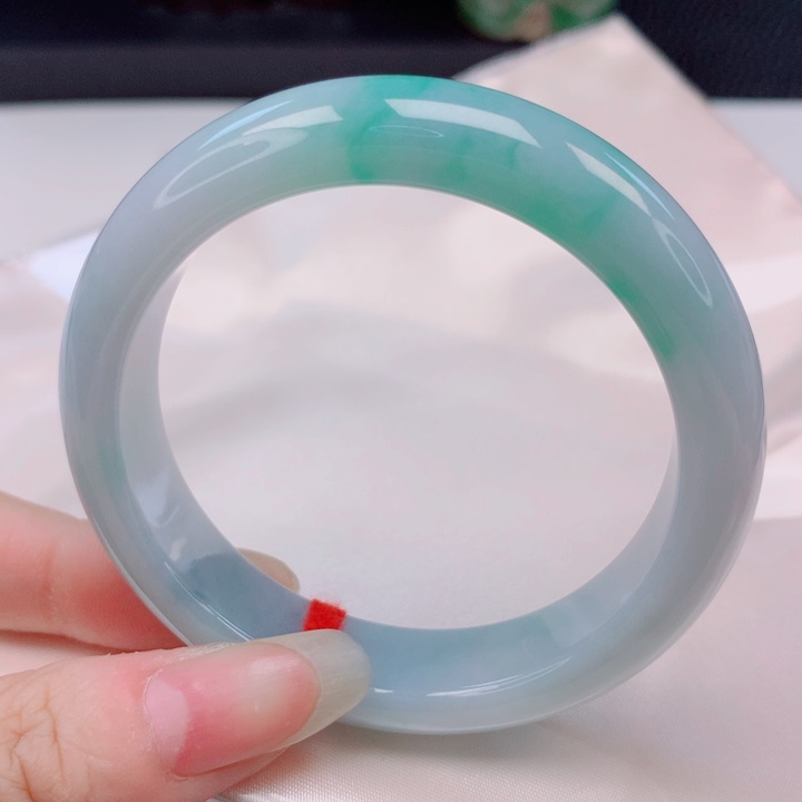 翡翠未镶嵌手镯52圈