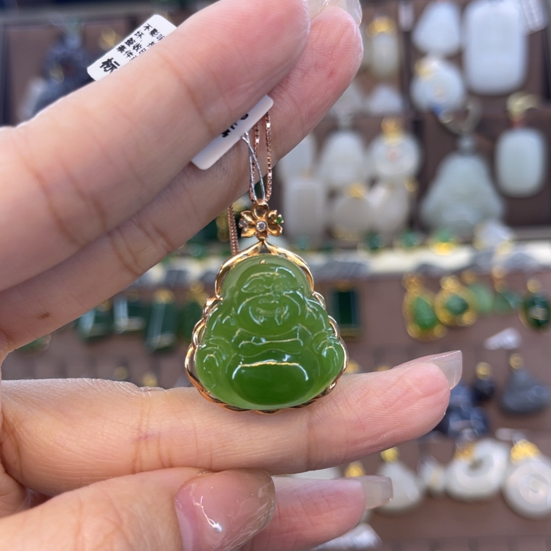 和田玉吊坠18K金镶嵌