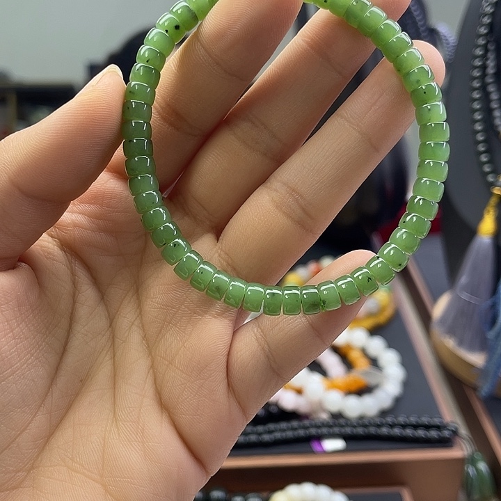 和田玉未镶嵌手串