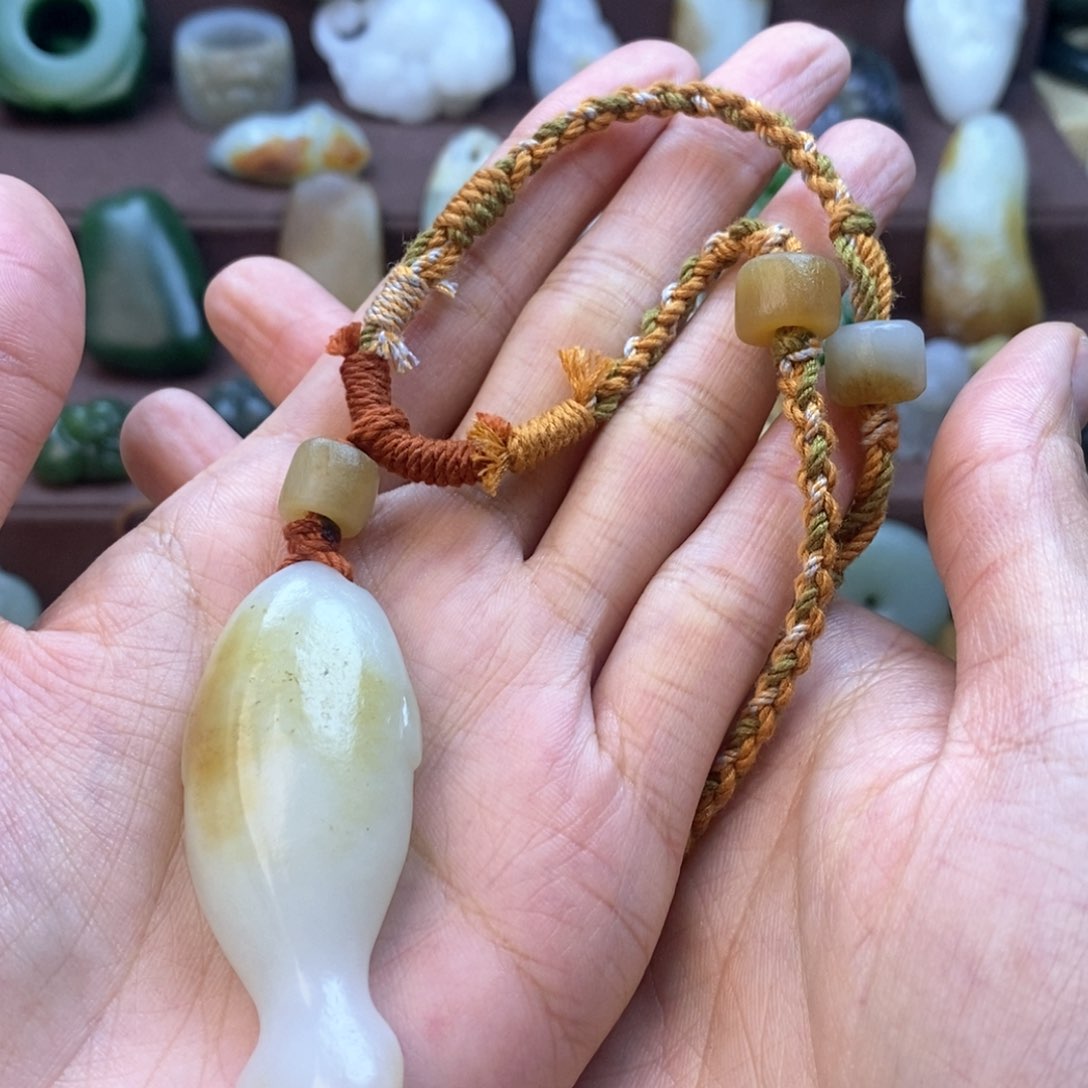 和田玉颈饰未镶嵌