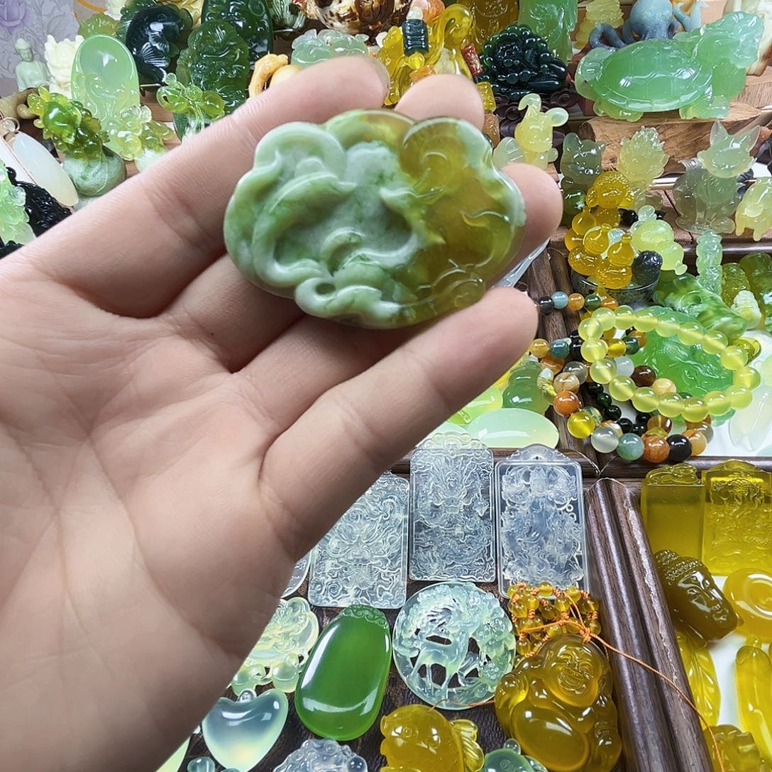 岫玉未镶嵌吊坠(不含链)