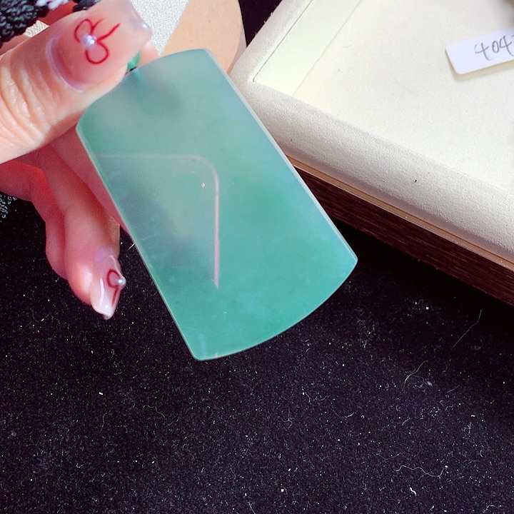 翡翠颈饰未镶嵌天然