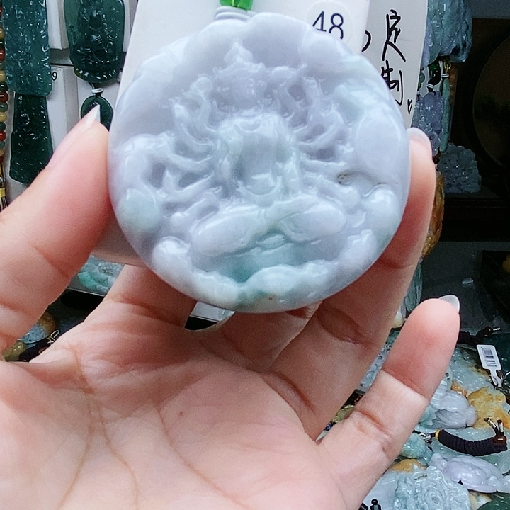 颈饰足铂镶嵌翡翠翡翠