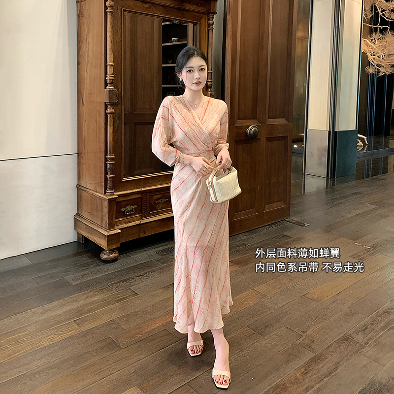 林关关【流彩梦境】轻熟气质后妈裙知性风条纹印花撞色连衣长裙子