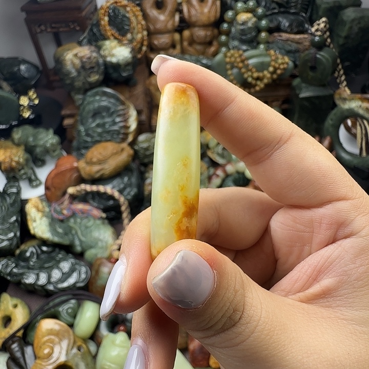 默***誉岫岩河磨玉（透闪石质玉）未镶嵌珠宝奇石