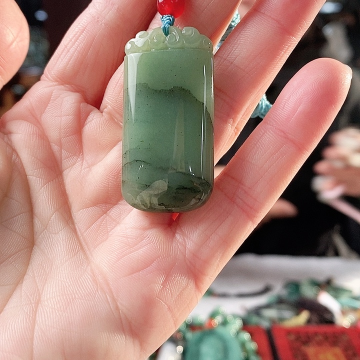 密玉（石英质玉）颈饰未镶嵌