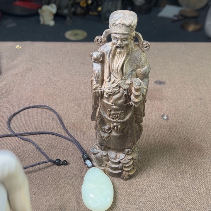 精品摆件工艺品等