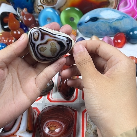 玛瑙/玉髓颈饰合金