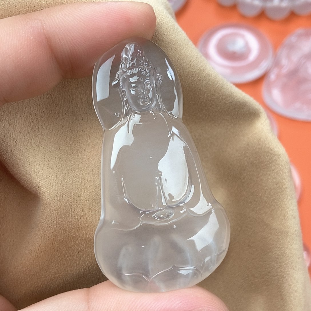 石英质玉颈饰未镶嵌昨****树素衣观音