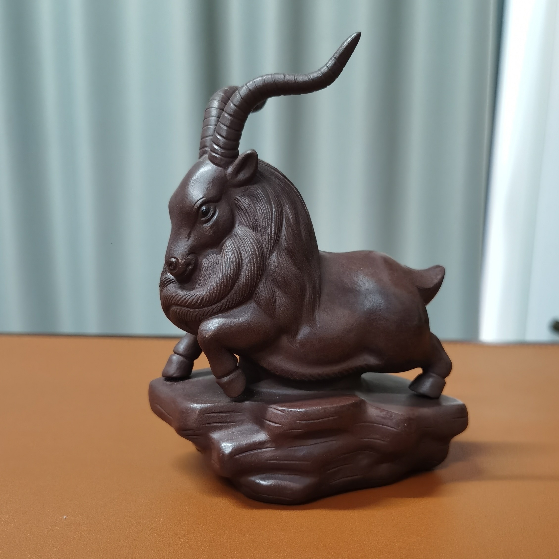 紫砂茶宠摆件领头羊 高17长12cm