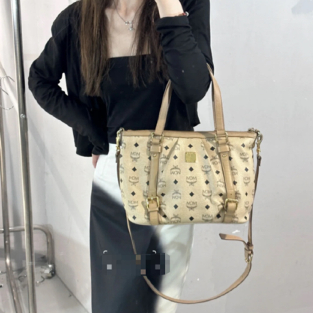 95新 MCM 珍甄 派拉蒙斜挎包 01048