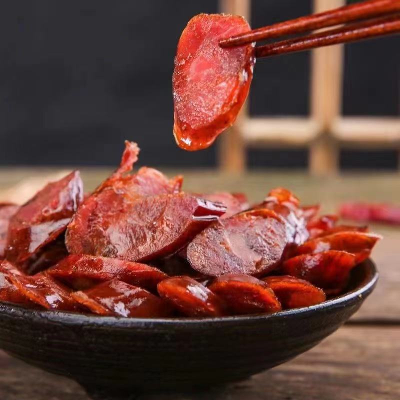 柴火烟熏腊肠香肠巴蜀特产美食