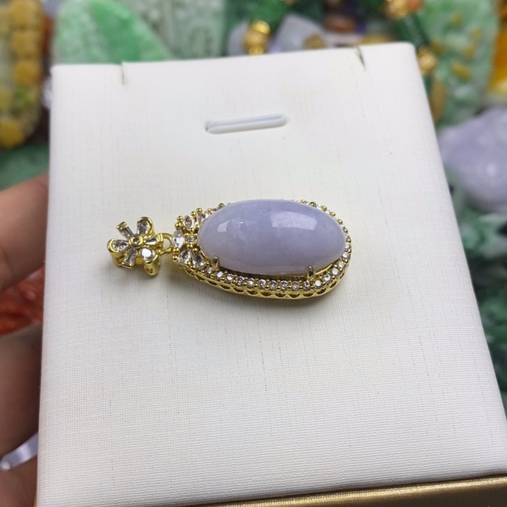 翡翠未镶嵌吊坠(赠链)