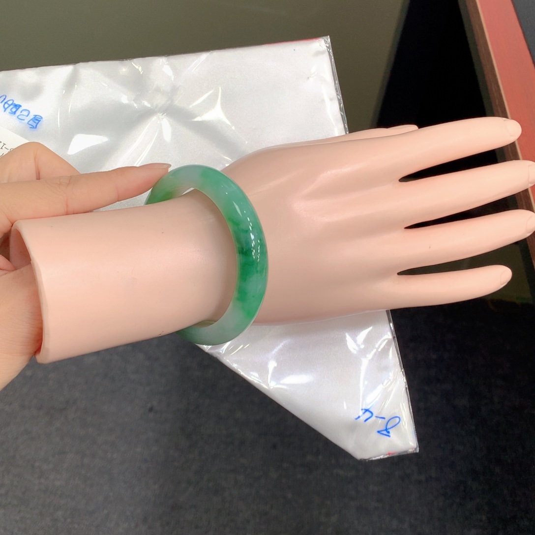 翡翠未镶嵌手镯30