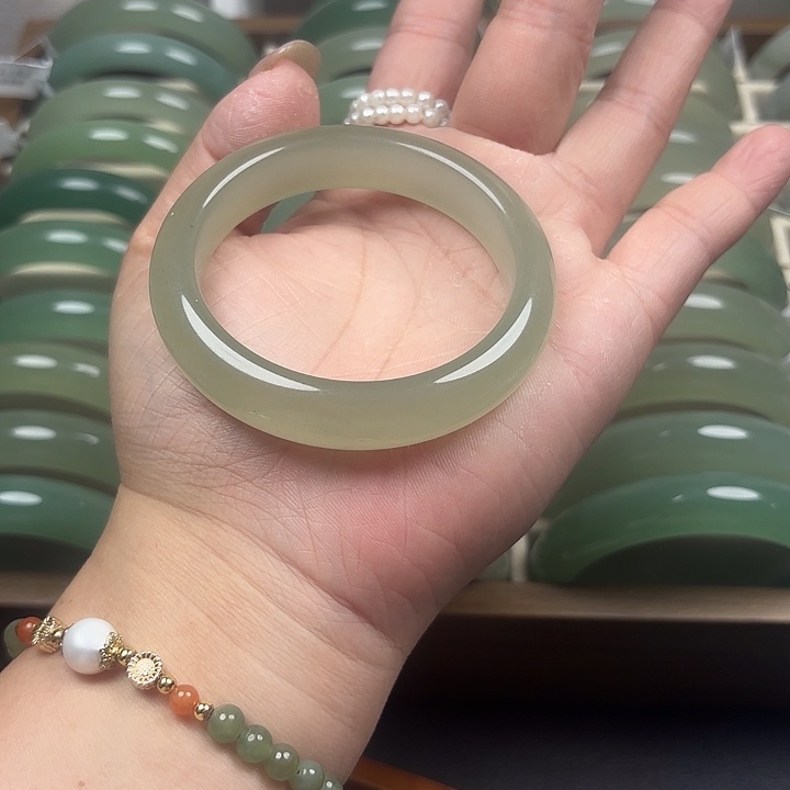 东陵石未镶嵌手镯