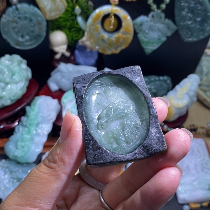 【闪购商品】颈饰未镶嵌翡翠鹰