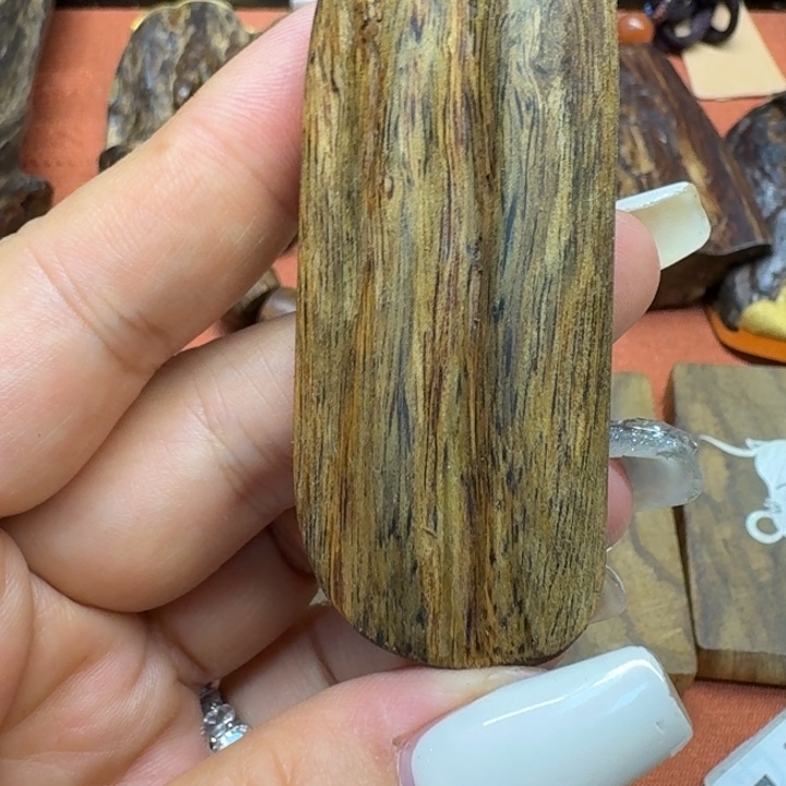 大叶紫檀（黑酸枝木类）