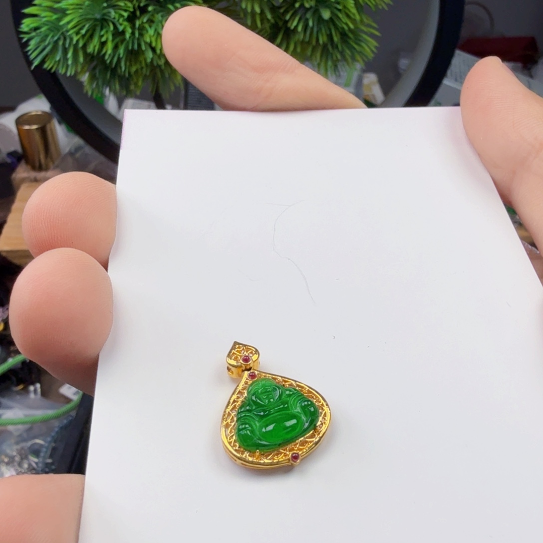 翡翠颈饰未镶嵌一件