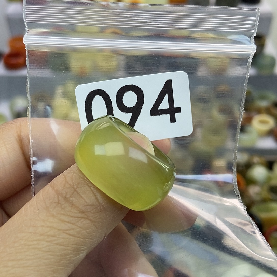 用***7蛇纹石玉未镶嵌戒指