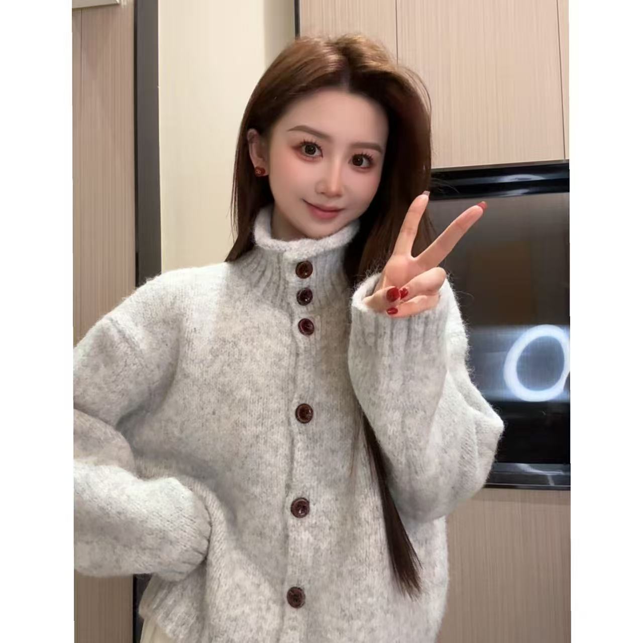 【运费补贴】白花灰针织开衫女毛衣外套气质单排扣宽松上衣