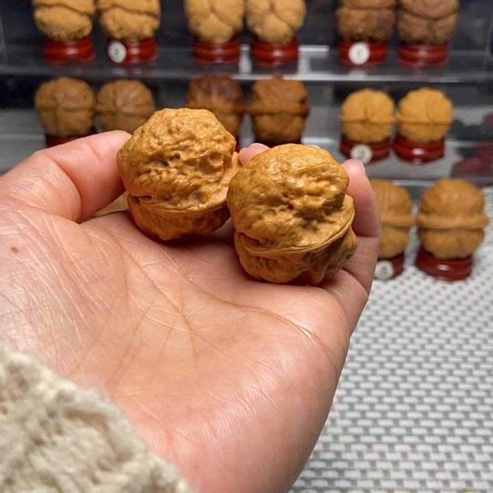 文玩核桃把件10玉龙金蟾