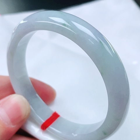 翡翠手镯未镶嵌翡翠手镯未镶嵌