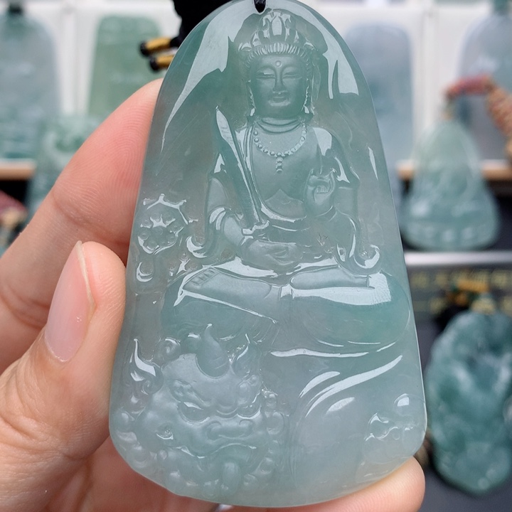 翡翠未镶嵌颈饰文殊