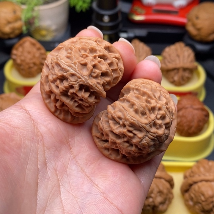 【闪购商品】文玩核桃吊坠全品宫灯狮子头