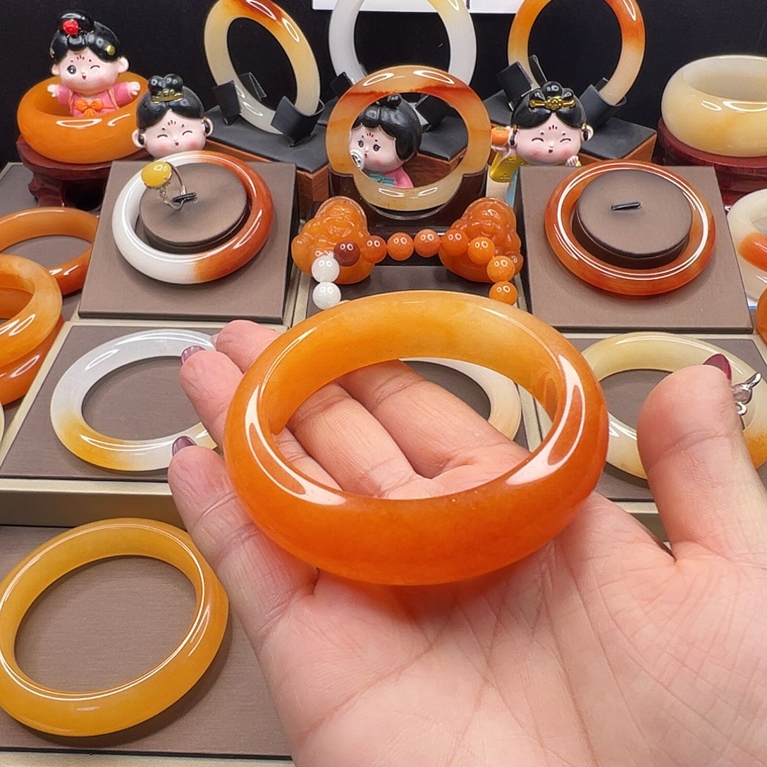 石英质玉（黄龙玉）未镶嵌手镯包容福利57.3